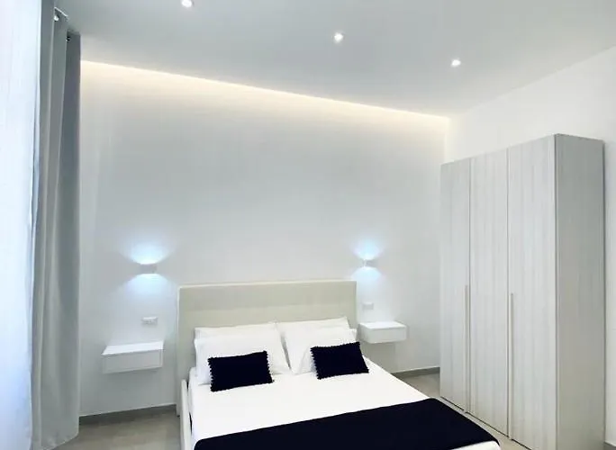 International House 3*